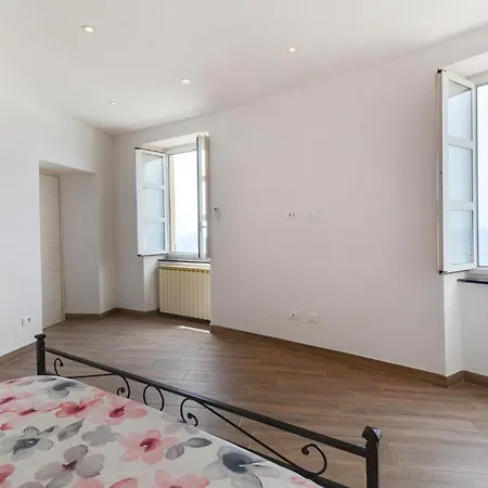 Stunning In With House Sea View בית נופש